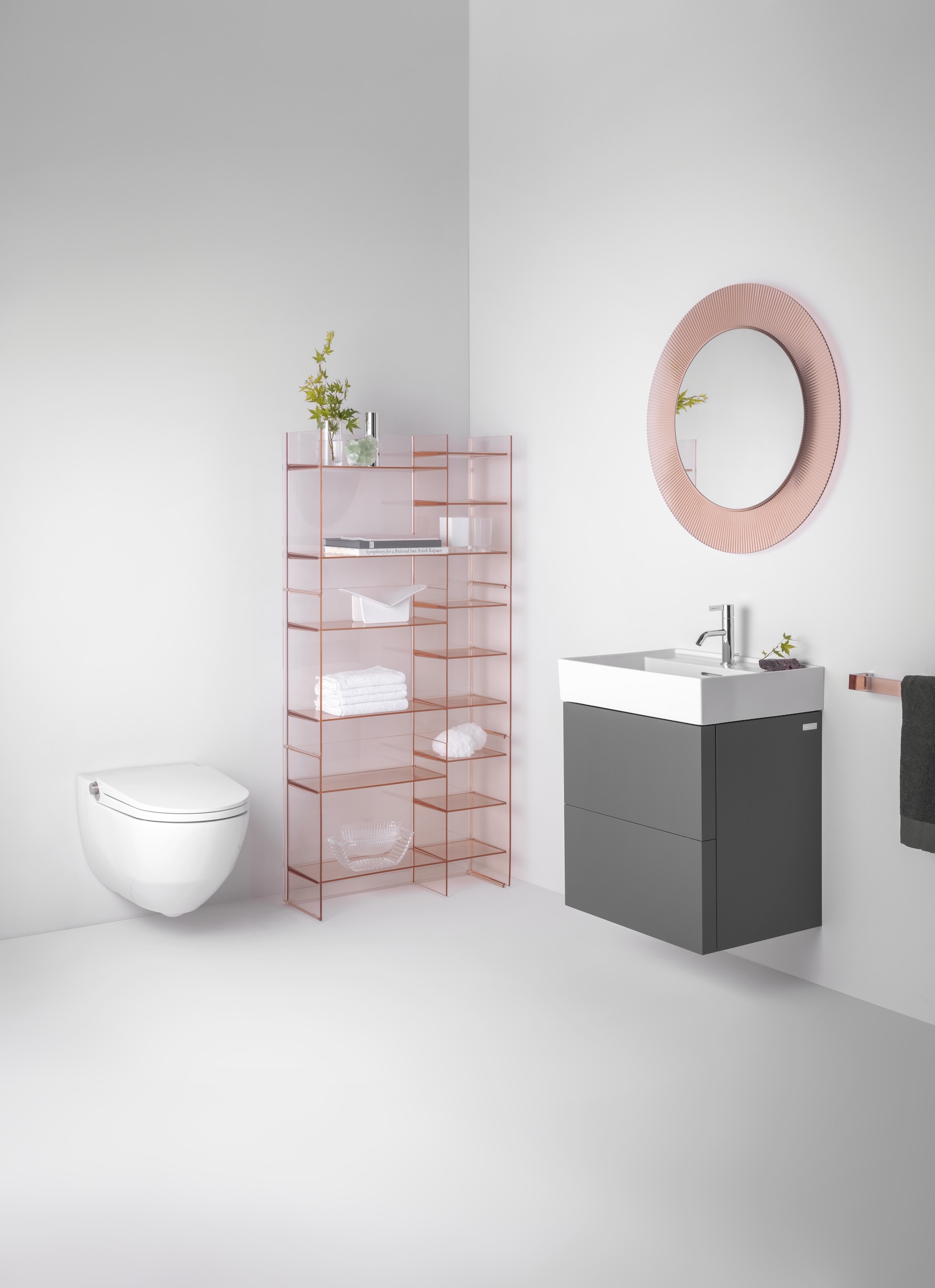 minimalistyczna toaleta myjąca Riva